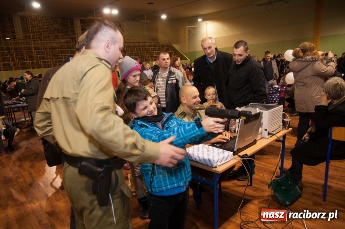 Zdjęcie w galerii na portalu naszraciborz.pl: Msza, kolorowy korowód i rodzinny festyn - huczne obchody św. Marcina w Kuźni Raciborskiej wiadomości z regionu