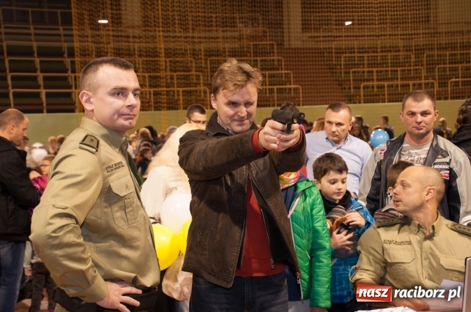 Zdjęcie w galerii na portalu naszraciborz.pl: Msza, kolorowy korowód i rodzinny festyn - huczne obchody św. Marcina w Kuźni Raciborskiej wiadomości z regionu