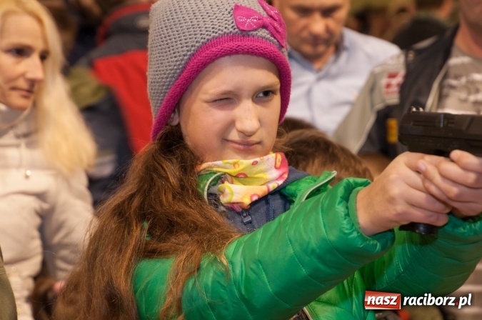 Zdjęcie w galerii na portalu naszraciborz.pl: Msza, kolorowy korowód i rodzinny festyn - huczne obchody św. Marcina w Kuźni Raciborskiej wiadomości z regionu