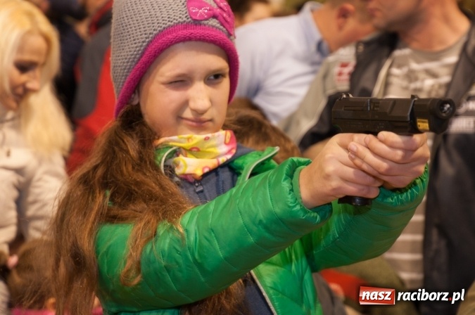 Zdjęcie w galerii na portalu naszraciborz.pl: Msza, kolorowy korowód i rodzinny festyn - huczne obchody św. Marcina w Kuźni Raciborskiej wiadomości z regionu