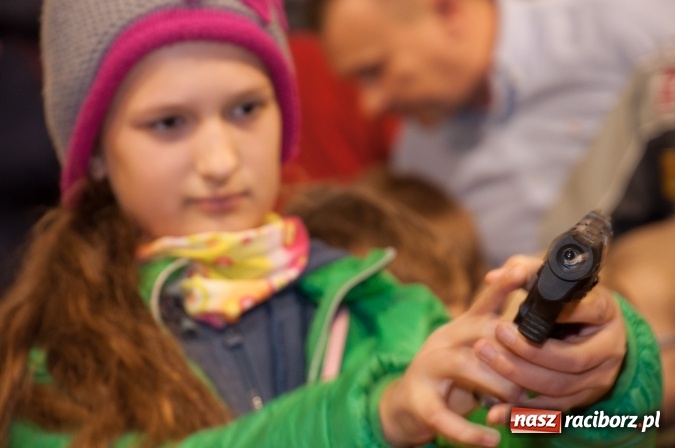 Zdjęcie w galerii na portalu naszraciborz.pl: Msza, kolorowy korowód i rodzinny festyn - huczne obchody św. Marcina w Kuźni Raciborskiej wiadomości z regionu