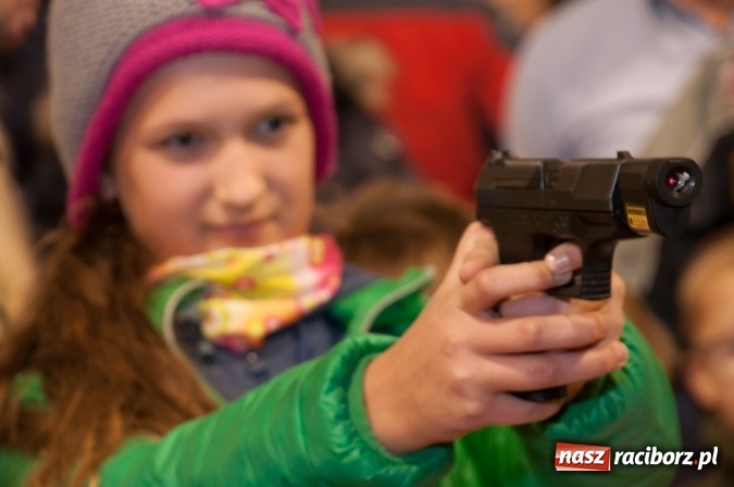 Zdjęcie w galerii na portalu naszraciborz.pl: Msza, kolorowy korowód i rodzinny festyn - huczne obchody św. Marcina w Kuźni Raciborskiej wiadomości z regionu