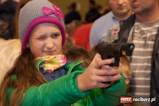 Zdjęcie w galerii na portalu naszraciborz.pl: Msza, kolorowy korowód i rodzinny festyn - huczne obchody św. Marcina w Kuźni Raciborskiej wiadomości z regionu