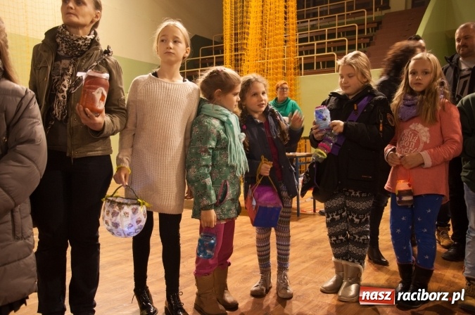 Zdjęcie w galerii na portalu naszraciborz.pl: Msza, kolorowy korowód i rodzinny festyn - huczne obchody św. Marcina w Kuźni Raciborskiej wiadomości z regionu