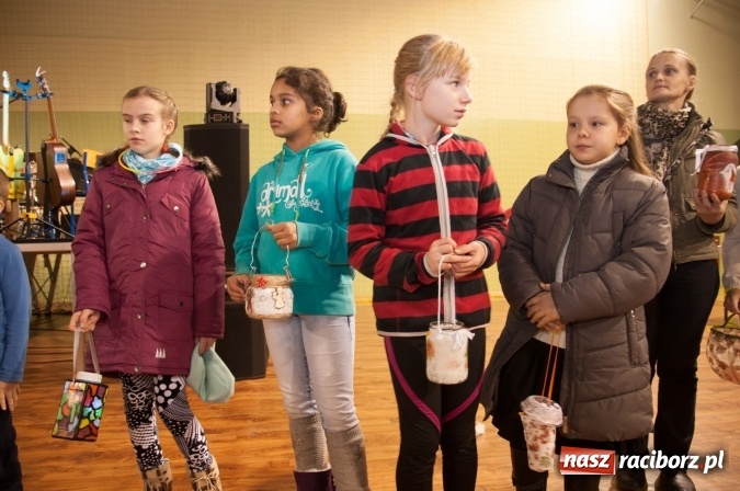 Zdjęcie w galerii na portalu naszraciborz.pl: Msza, kolorowy korowód i rodzinny festyn - huczne obchody św. Marcina w Kuźni Raciborskiej wiadomości z regionu