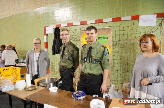Zdjęcie w galerii na portalu naszraciborz.pl: Msza, kolorowy korowód i rodzinny festyn - huczne obchody św. Marcina w Kuźni Raciborskiej wiadomości z regionu