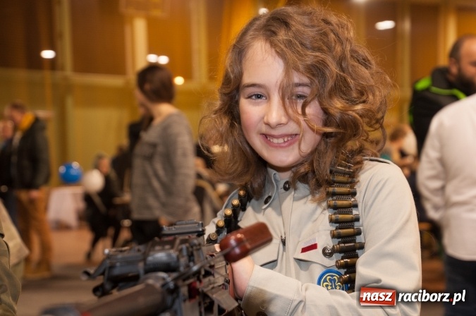 Zdjęcie w galerii na portalu naszraciborz.pl: Msza, kolorowy korowód i rodzinny festyn - huczne obchody św. Marcina w Kuźni Raciborskiej wiadomości z regionu