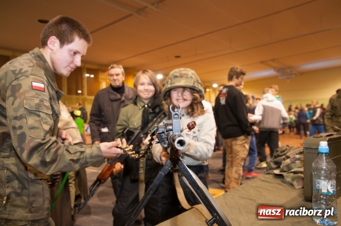 Zdjęcie w galerii na portalu naszraciborz.pl: Msza, kolorowy korowód i rodzinny festyn - huczne obchody św. Marcina w Kuźni Raciborskiej wiadomości z regionu