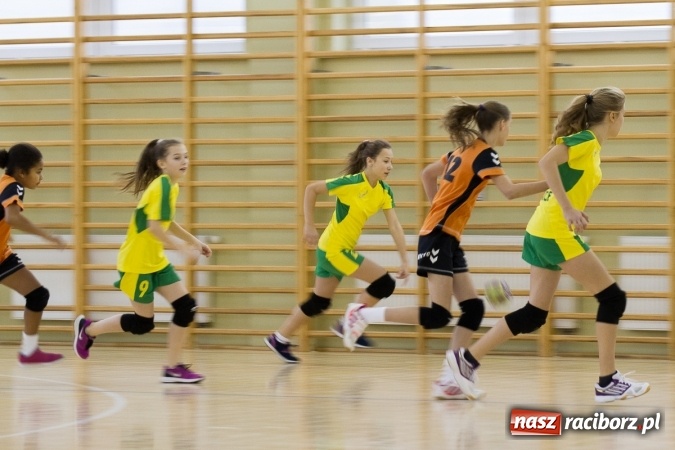 Zdjęcie w galerii na portalu naszraciborz.pl: 4. Turniej Piłki Ręcznej Dziewcząt Młodszych w Pietrowicach Wielkich wiadomości z regionu