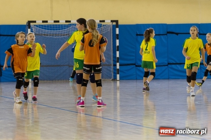 Zdjęcie w galerii na portalu naszraciborz.pl: 4. Turniej Piłki Ręcznej Dziewcząt Młodszych w Pietrowicach Wielkich wiadomości z regionu