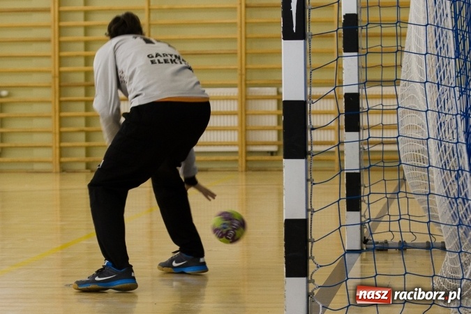 Zdjęcie w galerii na portalu naszraciborz.pl: 4. Turniej Piłki Ręcznej Dziewcząt Młodszych w Pietrowicach Wielkich wiadomości z regionu