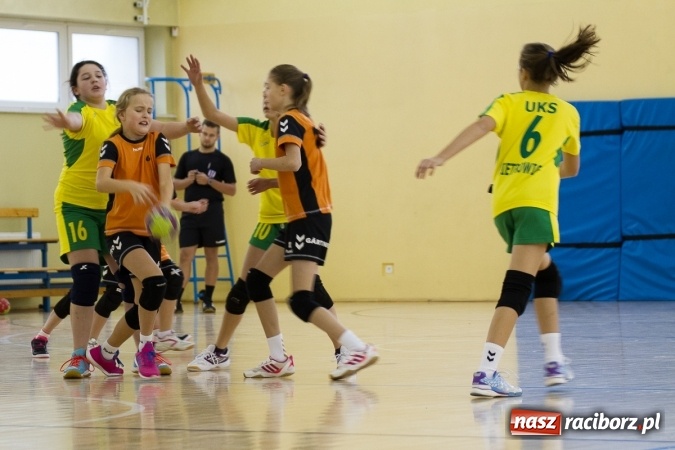 Zdjęcie w galerii na portalu naszraciborz.pl: 4. Turniej Piłki Ręcznej Dziewcząt Młodszych w Pietrowicach Wielkich wiadomości z regionu