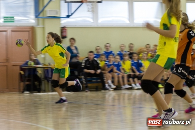Zdjęcie w galerii na portalu naszraciborz.pl: 4. Turniej Piłki Ręcznej Dziewcząt Młodszych w Pietrowicach Wielkich wiadomości z regionu