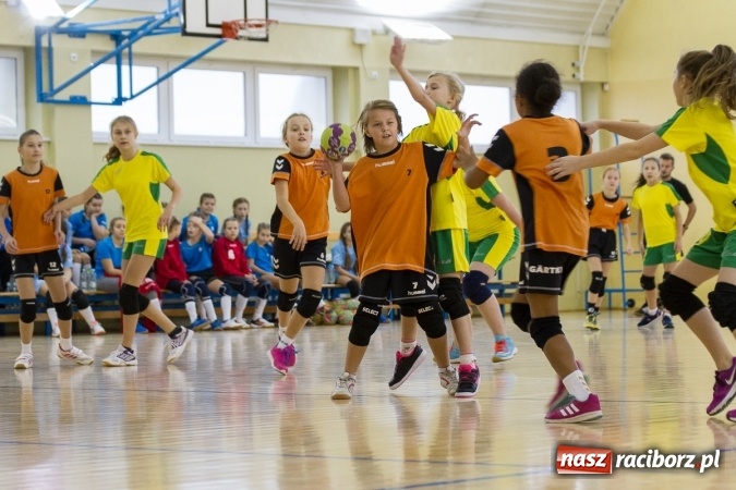 Zdjęcie w galerii na portalu naszraciborz.pl: 4. Turniej Piłki Ręcznej Dziewcząt Młodszych w Pietrowicach Wielkich wiadomości z regionu