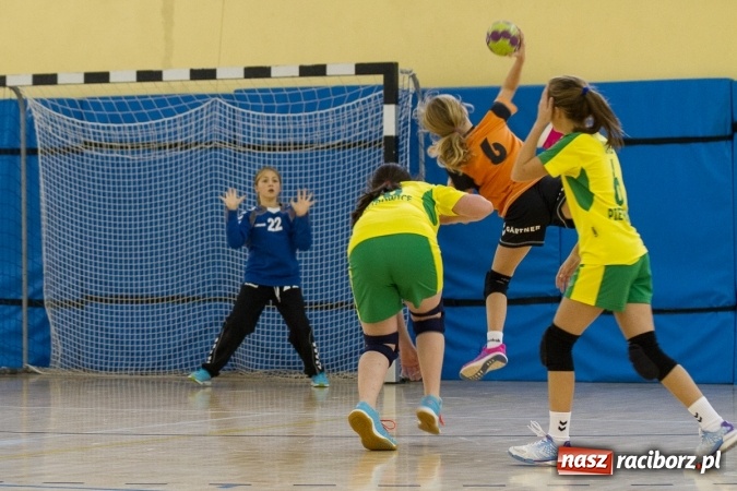 Zdjęcie w galerii na portalu naszraciborz.pl: 4. Turniej Piłki Ręcznej Dziewcząt Młodszych w Pietrowicach Wielkich wiadomości z regionu