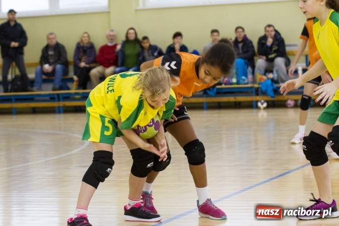 Zdjęcie w galerii na portalu naszraciborz.pl: 4. Turniej Piłki Ręcznej Dziewcząt Młodszych w Pietrowicach Wielkich wiadomości z regionu