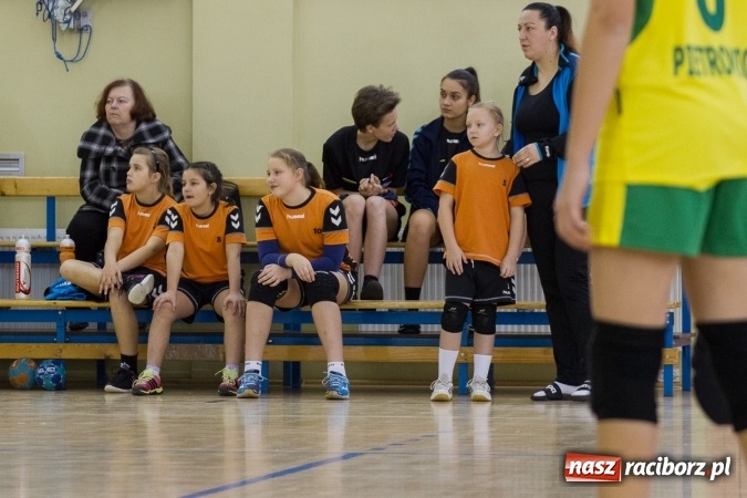 Zdjęcie w galerii na portalu naszraciborz.pl: 4. Turniej Piłki Ręcznej Dziewcząt Młodszych w Pietrowicach Wielkich wiadomości z regionu