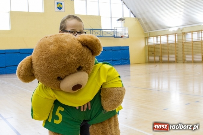 Zdjęcie w galerii na portalu naszraciborz.pl: 4. Turniej Piłki Ręcznej Dziewcząt Młodszych w Pietrowicach Wielkich wiadomości z regionu