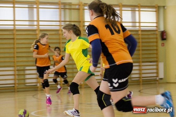 Zdjęcie w galerii na portalu naszraciborz.pl: 4. Turniej Piłki Ręcznej Dziewcząt Młodszych w Pietrowicach Wielkich wiadomości z regionu