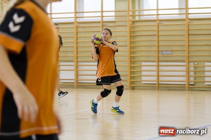 Zdjęcie w galerii na portalu naszraciborz.pl: 4. Turniej Piłki Ręcznej Dziewcząt Młodszych w Pietrowicach Wielkich wiadomości z regionu