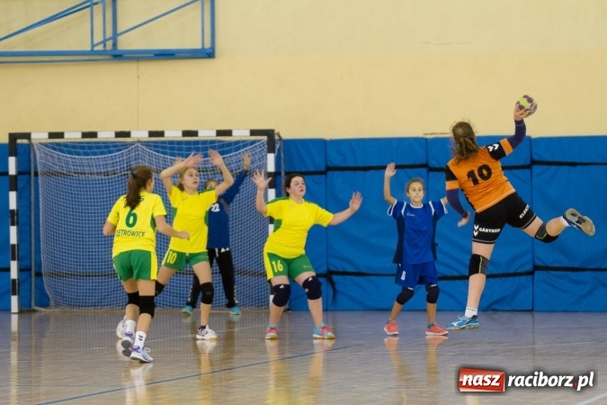 Zdjęcie w galerii na portalu naszraciborz.pl: 4. Turniej Piłki Ręcznej Dziewcząt Młodszych w Pietrowicach Wielkich wiadomości z regionu