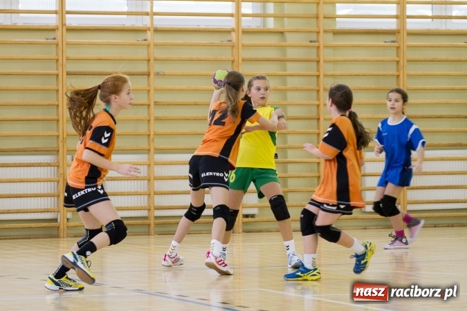 Zdjęcie w galerii na portalu naszraciborz.pl: 4. Turniej Piłki Ręcznej Dziewcząt Młodszych w Pietrowicach Wielkich wiadomości z regionu