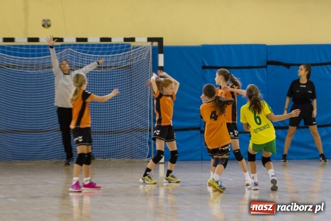 Zdjęcie w galerii na portalu naszraciborz.pl: 4. Turniej Piłki Ręcznej Dziewcząt Młodszych w Pietrowicach Wielkich wiadomości z regionu