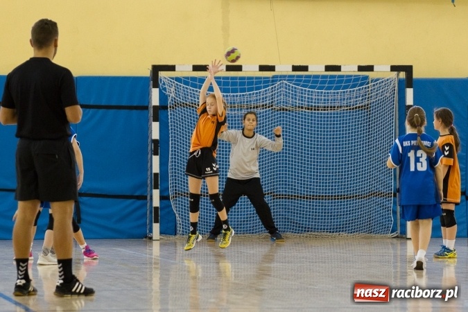 Zdjęcie w galerii na portalu naszraciborz.pl: 4. Turniej Piłki Ręcznej Dziewcząt Młodszych w Pietrowicach Wielkich wiadomości z regionu