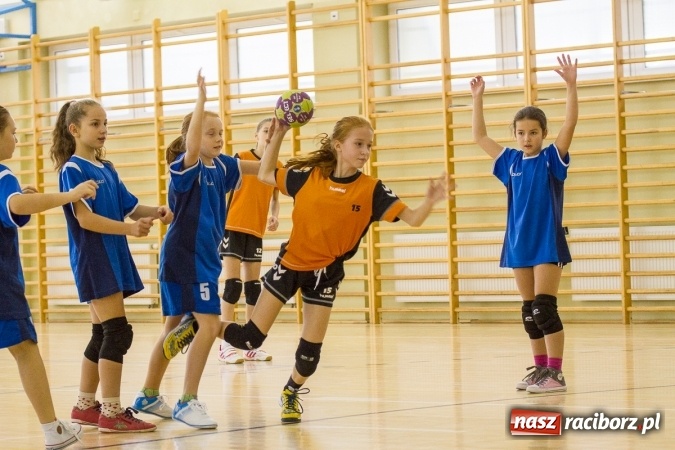 Zdjęcie w galerii na portalu naszraciborz.pl: 4. Turniej Piłki Ręcznej Dziewcząt Młodszych w Pietrowicach Wielkich wiadomości z regionu