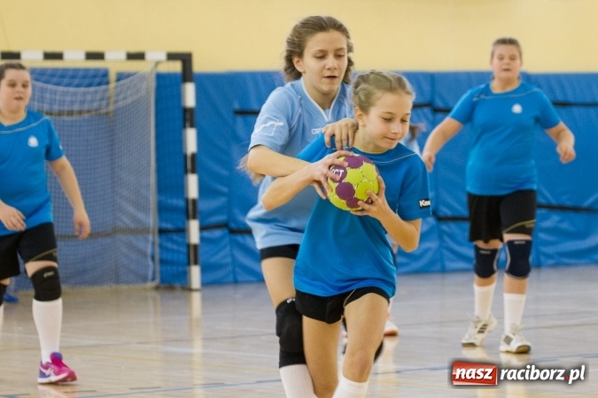 Zdjęcie w galerii na portalu naszraciborz.pl: 4. Turniej Piłki Ręcznej Dziewcząt Młodszych w Pietrowicach Wielkich wiadomości z regionu