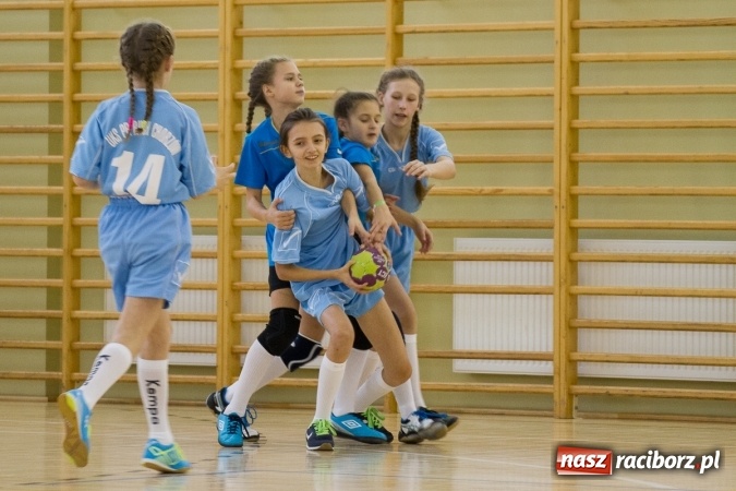 Zdjęcie w galerii na portalu naszraciborz.pl: 4. Turniej Piłki Ręcznej Dziewcząt Młodszych w Pietrowicach Wielkich wiadomości z regionu