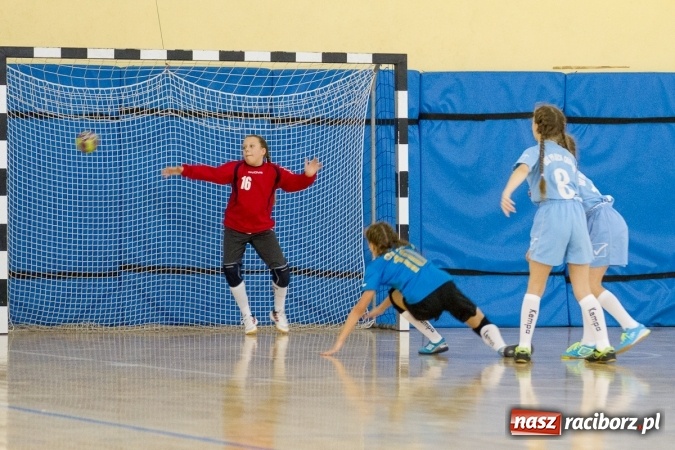 Zdjęcie w galerii na portalu naszraciborz.pl: 4. Turniej Piłki Ręcznej Dziewcząt Młodszych w Pietrowicach Wielkich wiadomości z regionu