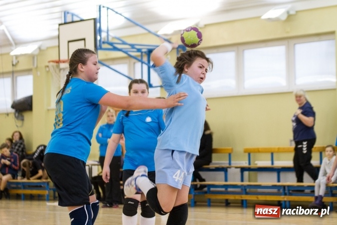Zdjęcie w galerii na portalu naszraciborz.pl: 4. Turniej Piłki Ręcznej Dziewcząt Młodszych w Pietrowicach Wielkich wiadomości z regionu