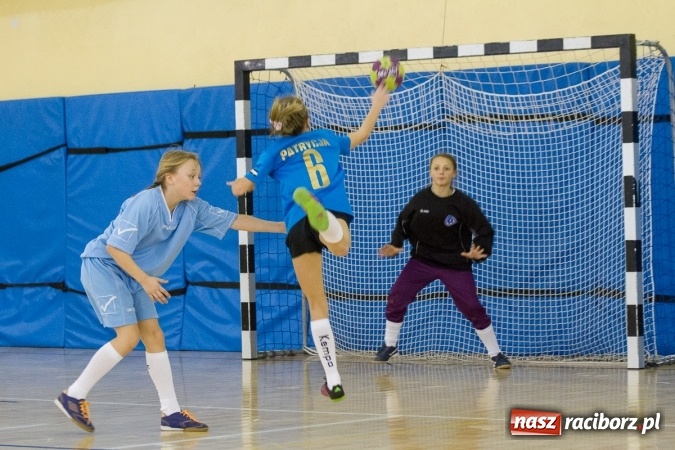 Zdjęcie w galerii na portalu naszraciborz.pl: 4. Turniej Piłki Ręcznej Dziewcząt Młodszych w Pietrowicach Wielkich wiadomości z regionu