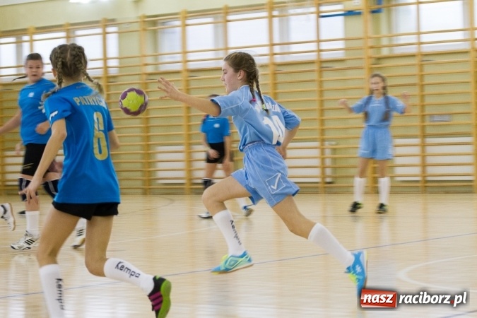 Zdjęcie w galerii na portalu naszraciborz.pl: 4. Turniej Piłki Ręcznej Dziewcząt Młodszych w Pietrowicach Wielkich wiadomości z regionu