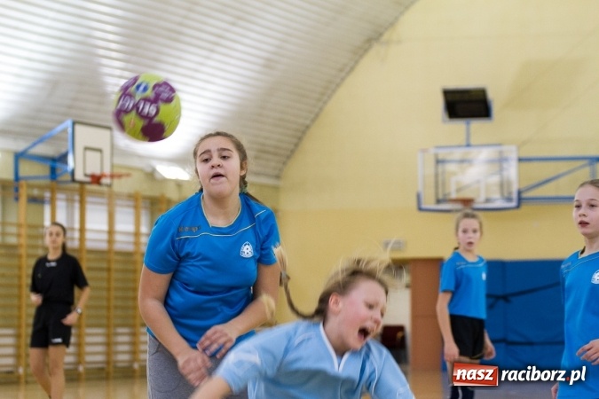 Zdjęcie w galerii na portalu naszraciborz.pl: 4. Turniej Piłki Ręcznej Dziewcząt Młodszych w Pietrowicach Wielkich wiadomości z regionu