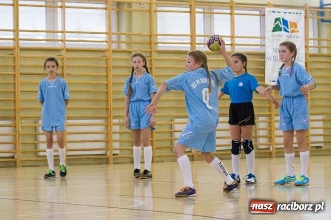 Zdjęcie w galerii na portalu naszraciborz.pl: 4. Turniej Piłki Ręcznej Dziewcząt Młodszych w Pietrowicach Wielkich wiadomości z regionu