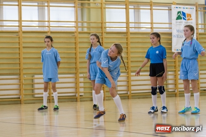 Zdjęcie w galerii na portalu naszraciborz.pl: 4. Turniej Piłki Ręcznej Dziewcząt Młodszych w Pietrowicach Wielkich wiadomości z regionu