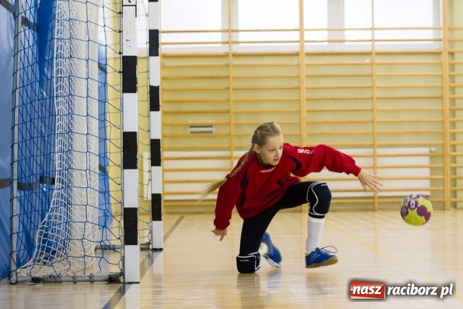 Zdjęcie w galerii na portalu naszraciborz.pl: 4. Turniej Piłki Ręcznej Dziewcząt Młodszych w Pietrowicach Wielkich wiadomości z regionu