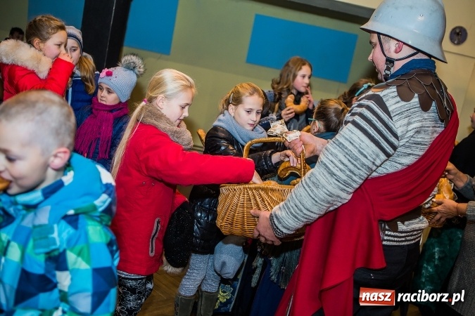 Zdjęcie w galerii na portalu naszraciborz.pl: Św. Marcin zawitał do Krzanowic wiadomości z regionu