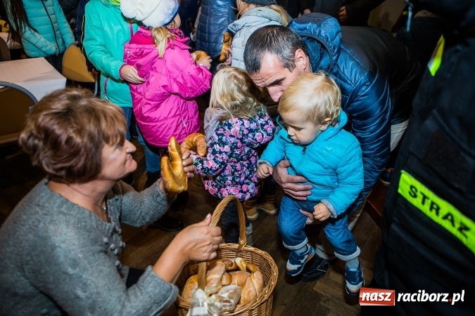 Zdjęcie w galerii na portalu naszraciborz.pl: Św. Marcin zawitał do Krzanowic wiadomości z regionu