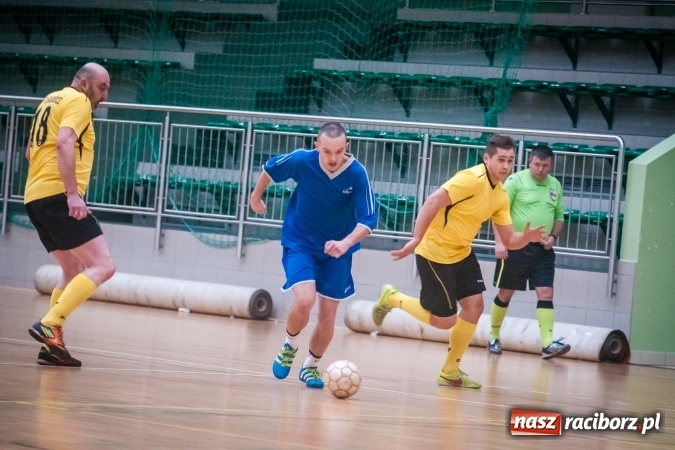 Zdjęcie w galerii na portalu naszraciborz.pl: Niedziela z HLPN. Emocji na parkiecie nie brakowało wiadomości z regionu