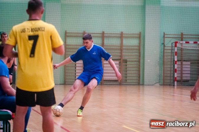 Zdjęcie w galerii na portalu naszraciborz.pl: Niedziela z HLPN. Emocji na parkiecie nie brakowało wiadomości z regionu