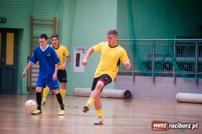 Zdjęcie w galerii na portalu naszraciborz.pl: Niedziela z HLPN. Emocji na parkiecie nie brakowało wiadomości z regionu