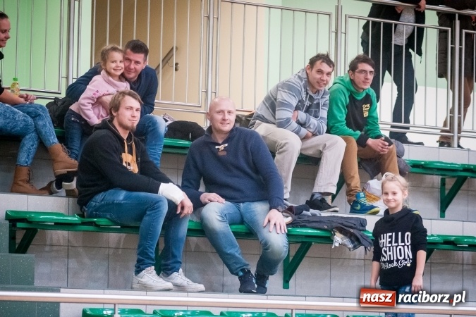 Zdjęcie w galerii na portalu naszraciborz.pl: Niedziela z HLPN. Emocji na parkiecie nie brakowało wiadomości z regionu