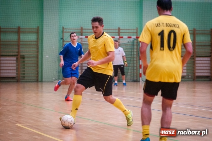 Zdjęcie w galerii na portalu naszraciborz.pl: Niedziela z HLPN. Emocji na parkiecie nie brakowało wiadomości z regionu