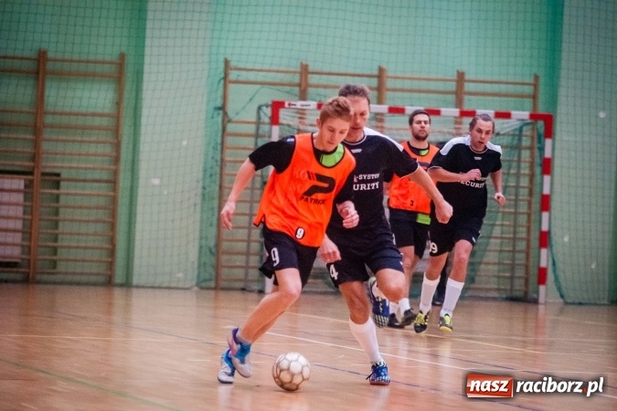 Zdjęcie w galerii na portalu naszraciborz.pl: Niedziela z HLPN. Emocji na parkiecie nie brakowało wiadomości z regionu