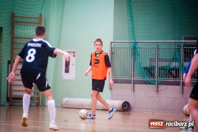 Zdjęcie w galerii na portalu naszraciborz.pl: Niedziela z HLPN. Emocji na parkiecie nie brakowało wiadomości z regionu