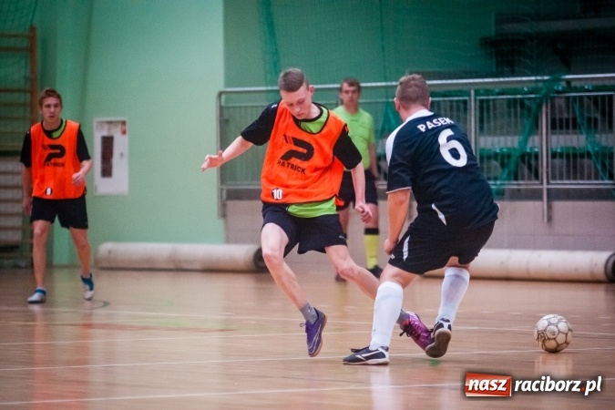 Zdjęcie w galerii na portalu naszraciborz.pl: Niedziela z HLPN. Emocji na parkiecie nie brakowało wiadomości z regionu