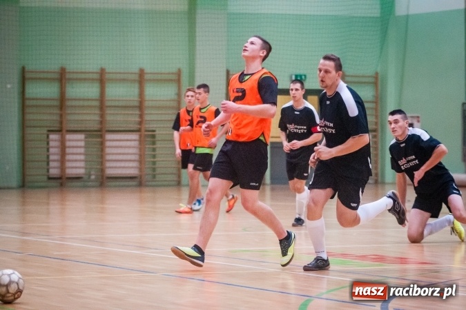 Zdjęcie w galerii na portalu naszraciborz.pl: Niedziela z HLPN. Emocji na parkiecie nie brakowało wiadomości z regionu